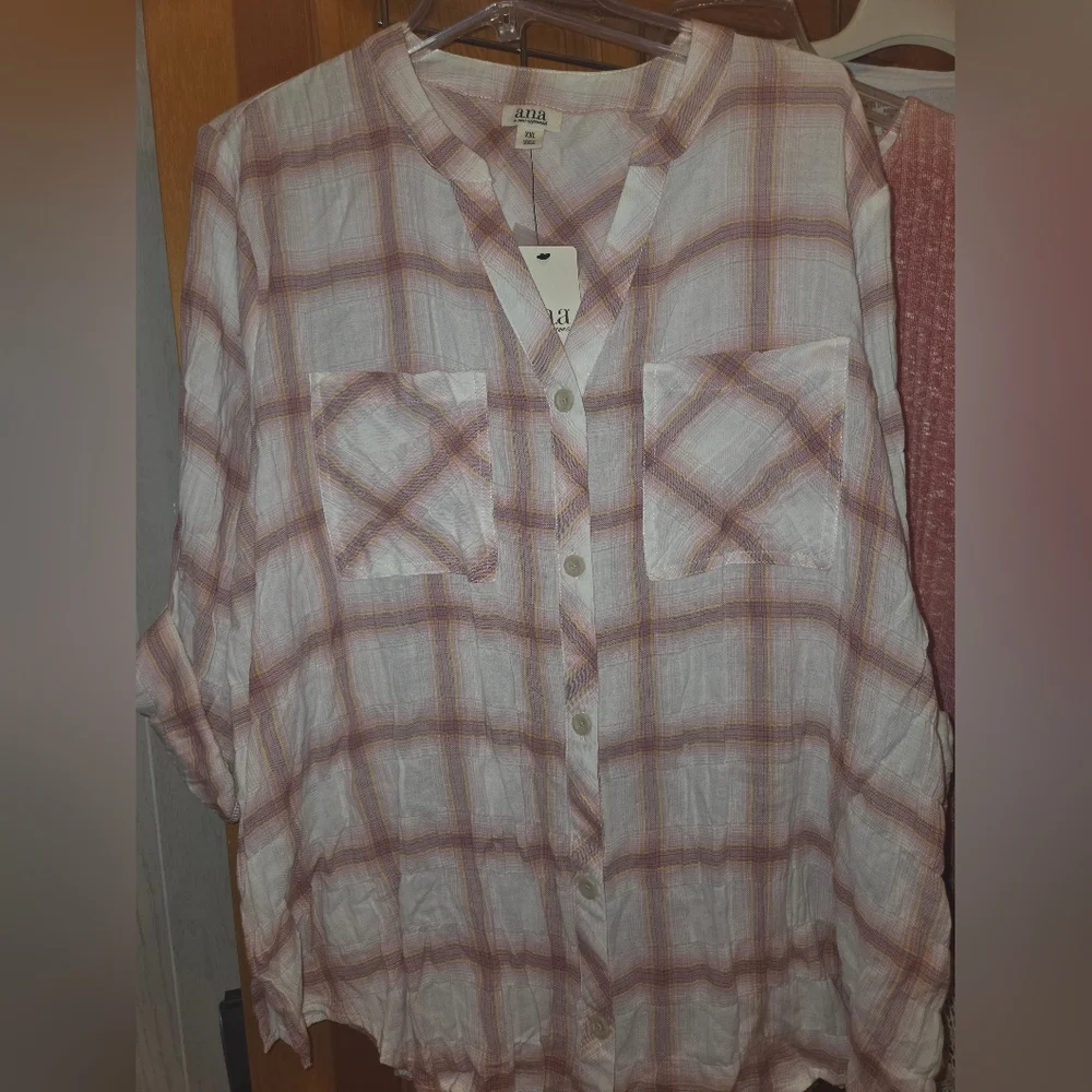 Clothing Lot Size 2XL - Picture 2 of 4